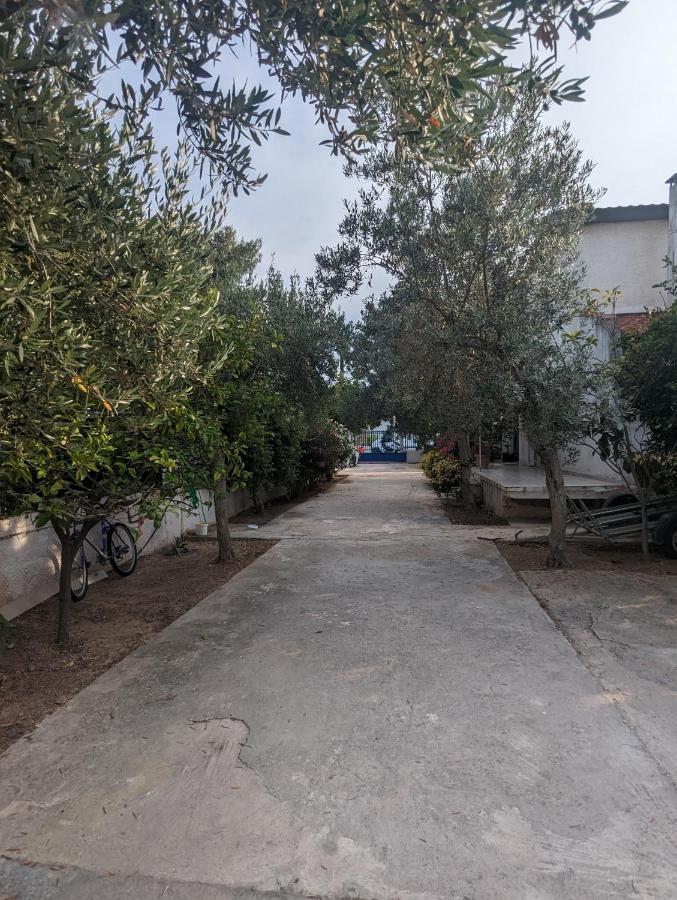 Λευτέρης Isthmia Exterior foto